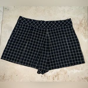 Atmosphere ● Black and White Plaid Pleated Mini Skort ● Y2K